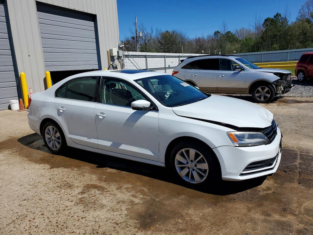 2015 VOLKSWAGEN JETTA