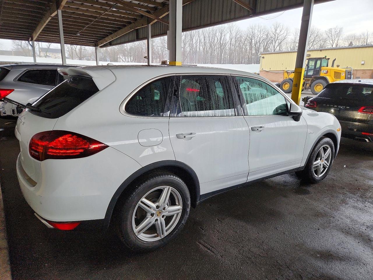 2014 PORSCHE CAYENNE