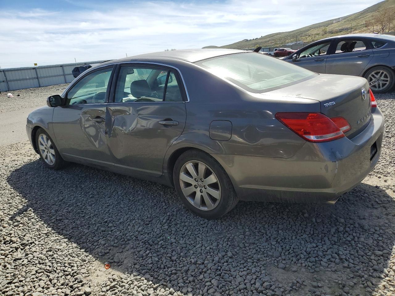 2006 TOYOTA Avalon