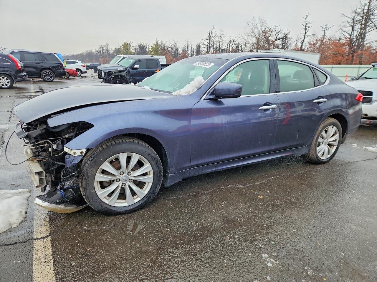 2011 INFINITI M37