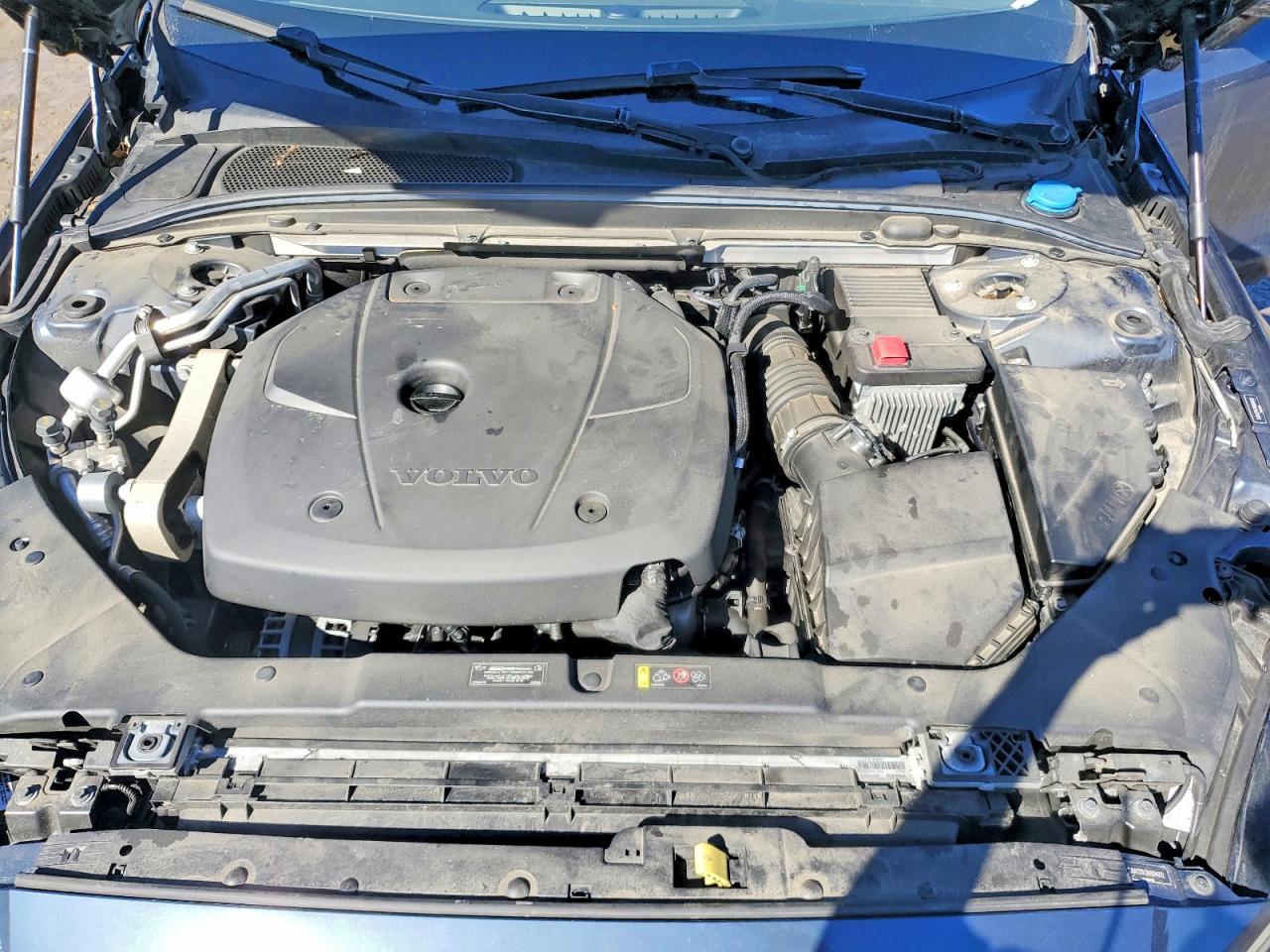 2021 VOLVO S60