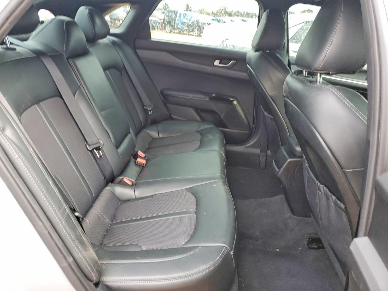 2023 KIA K5