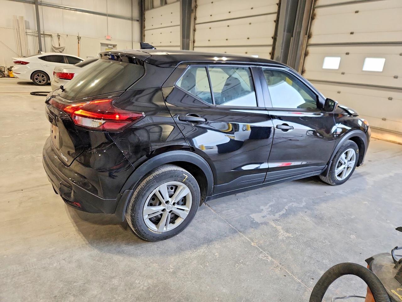 2023 NISSAN KICKS