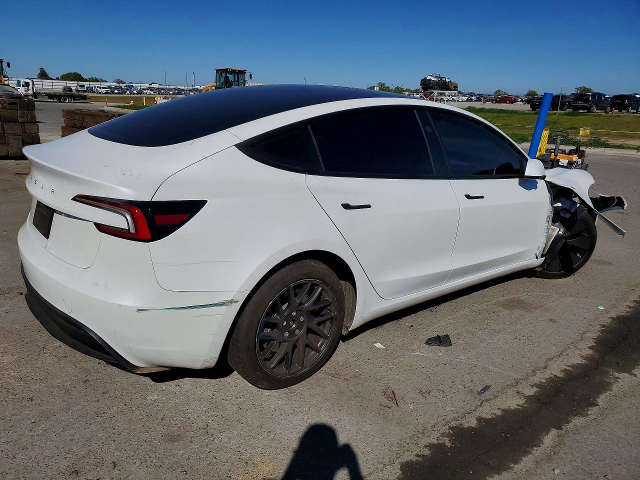 2025 TESLA MODEL 3