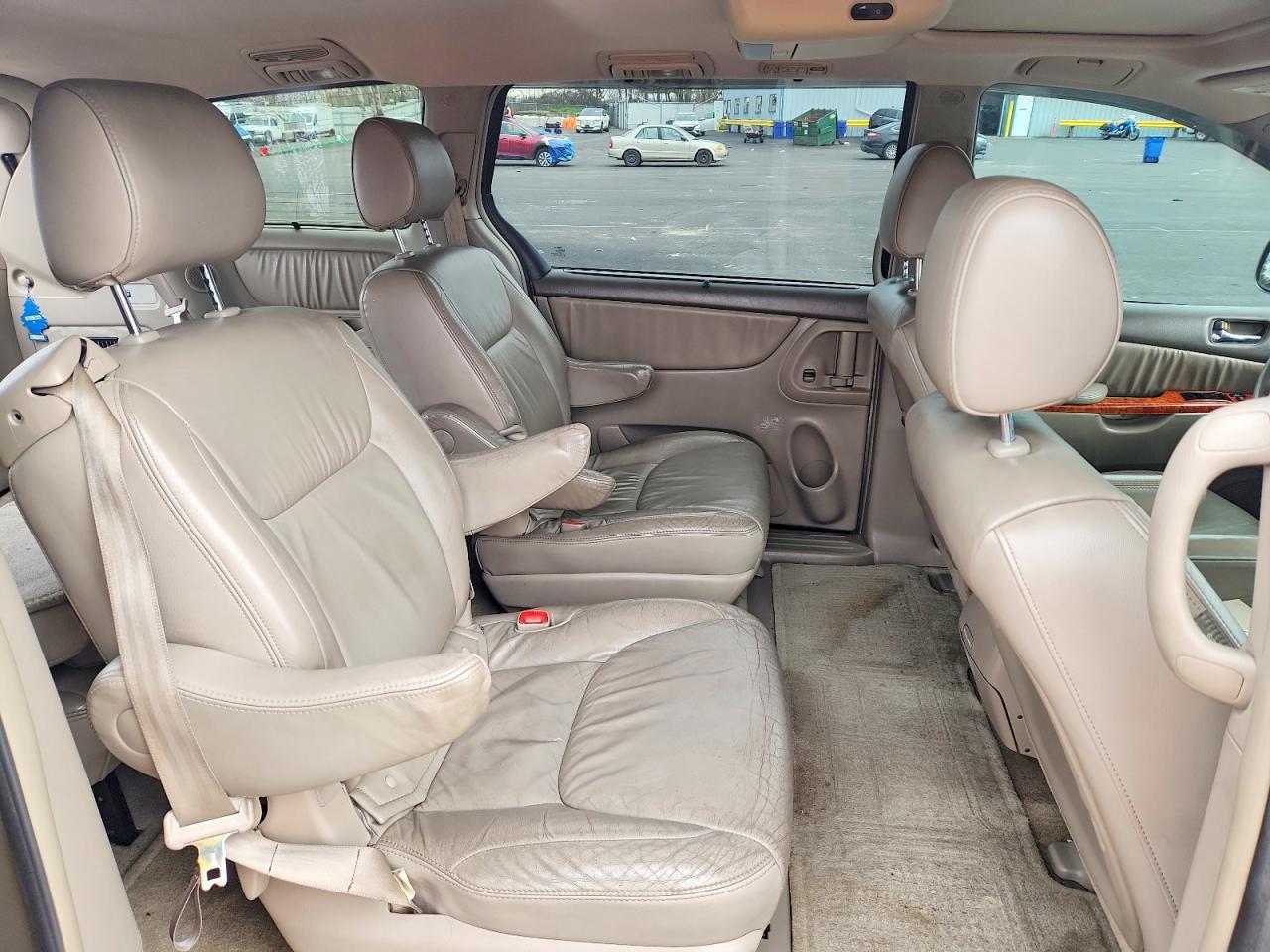 2006 TOYOTA SIENNA