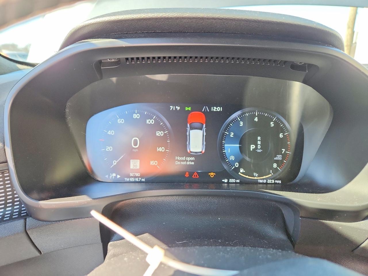 2019 VOLVO XC40