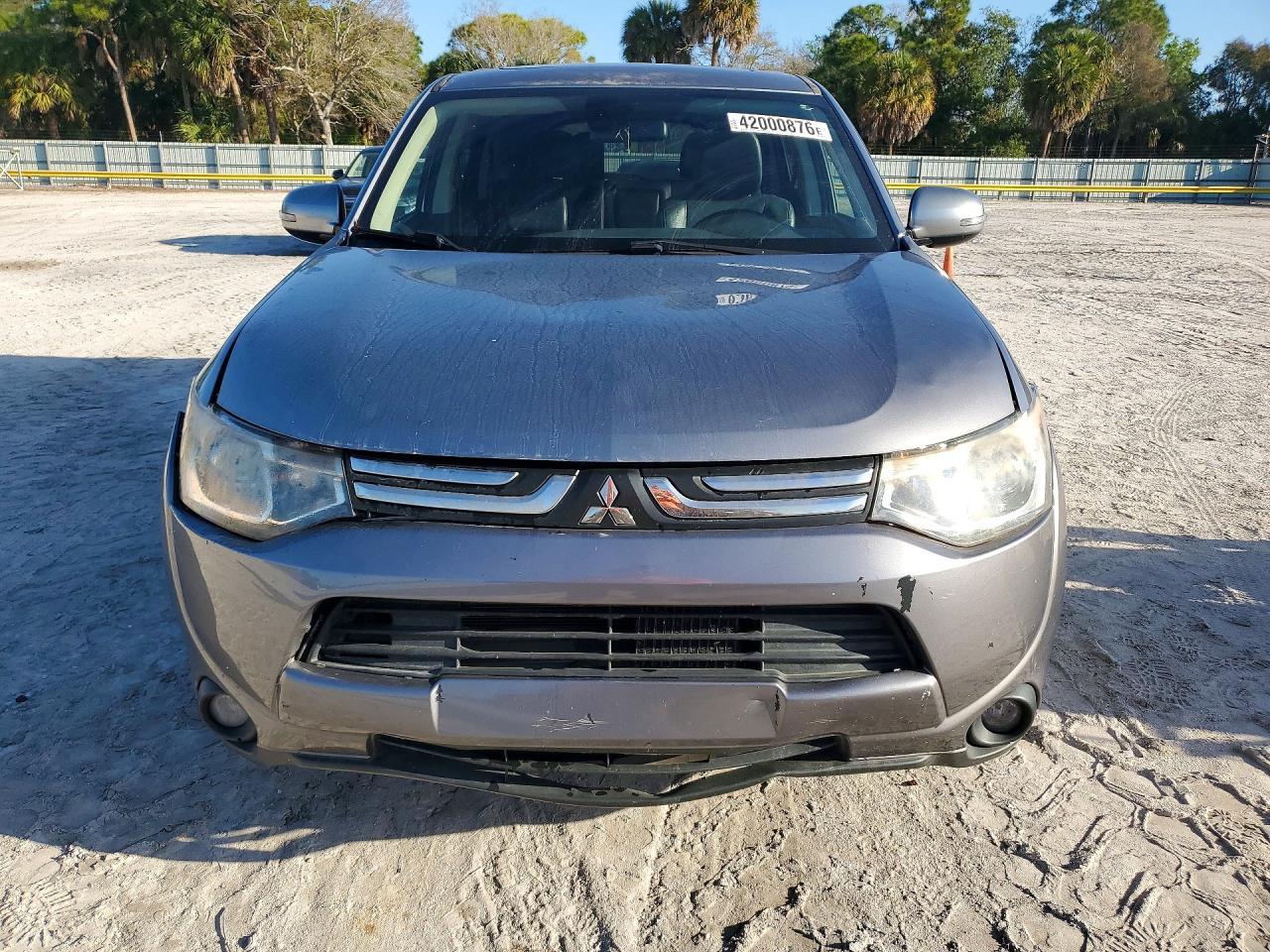 2014 MITSUBISHI outlander