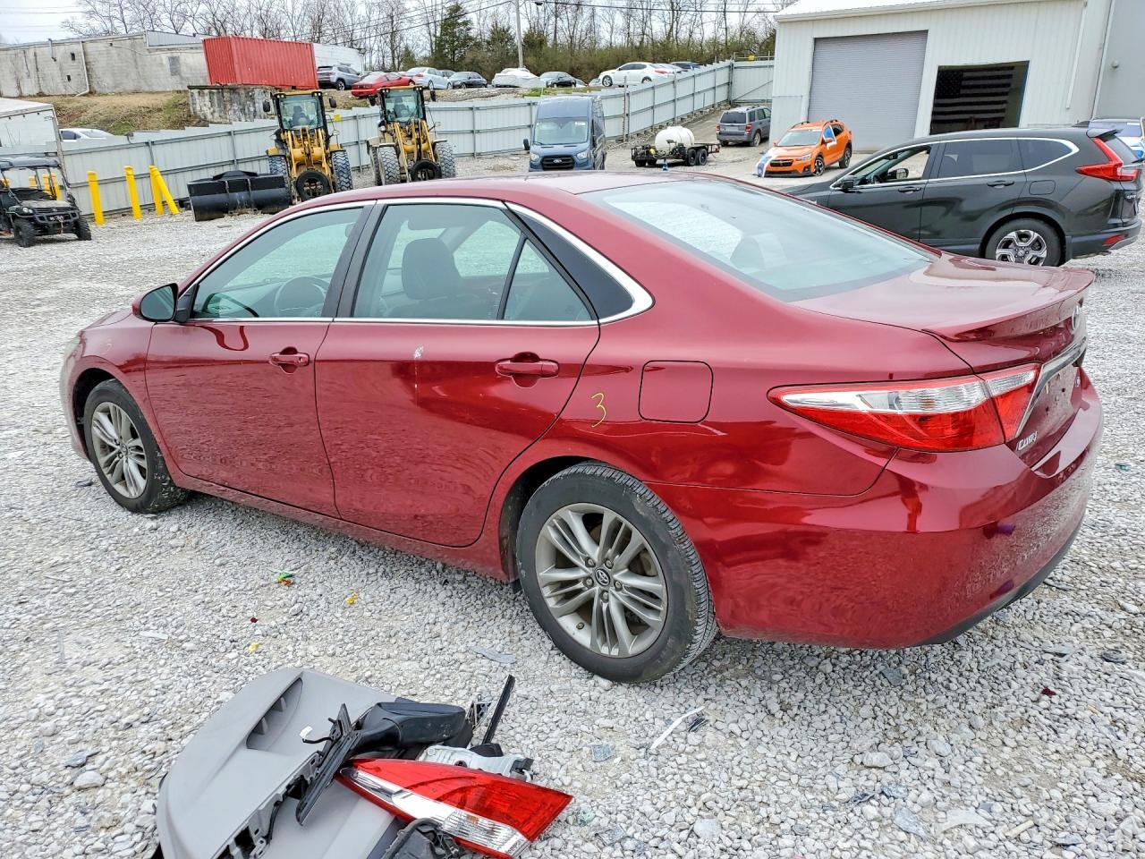 2016 TOYOTA CAMRY