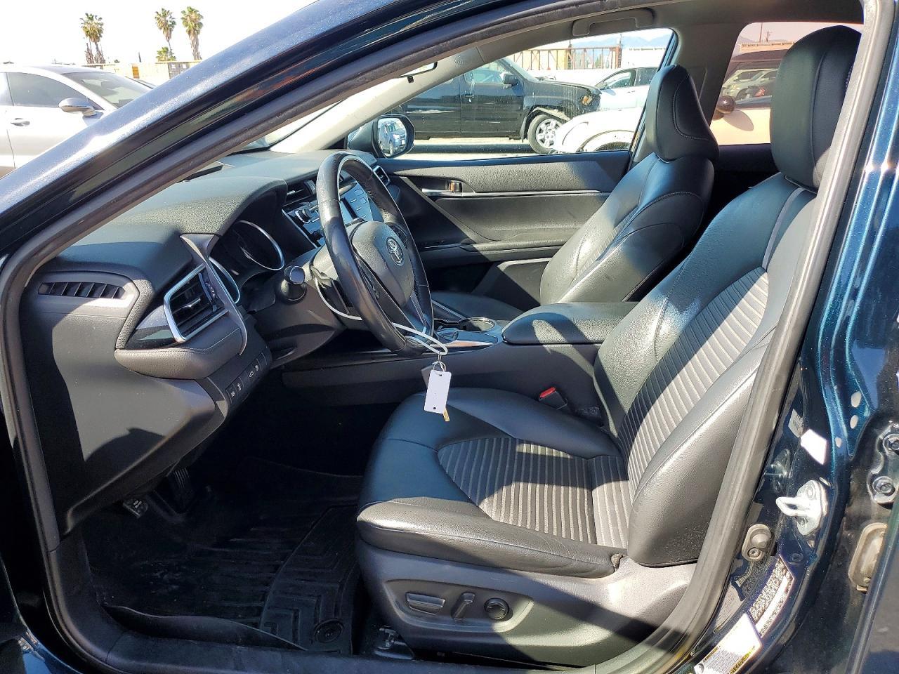 2018 TOYOTA CAMRY