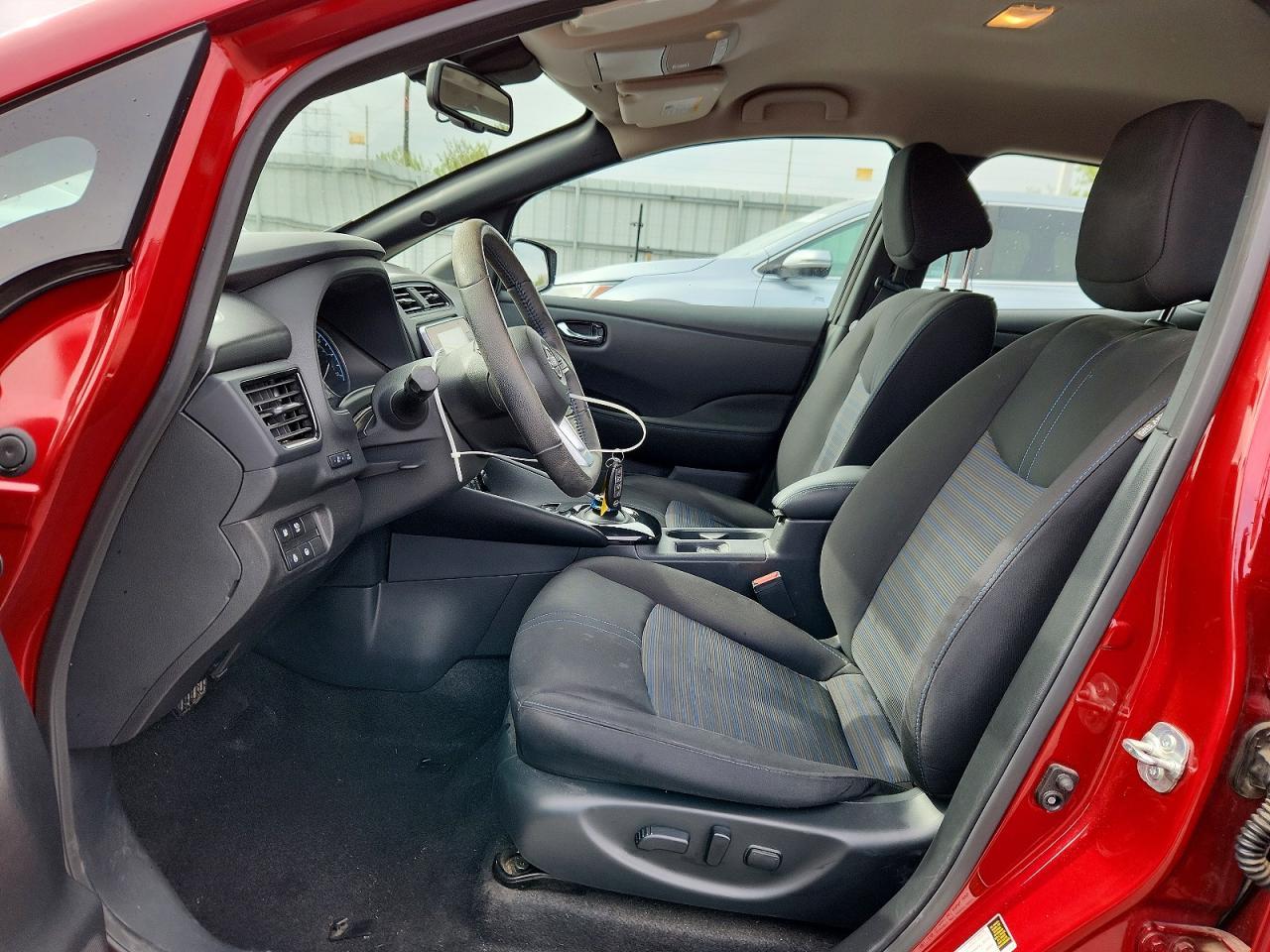 2024 NISSAN LEAF