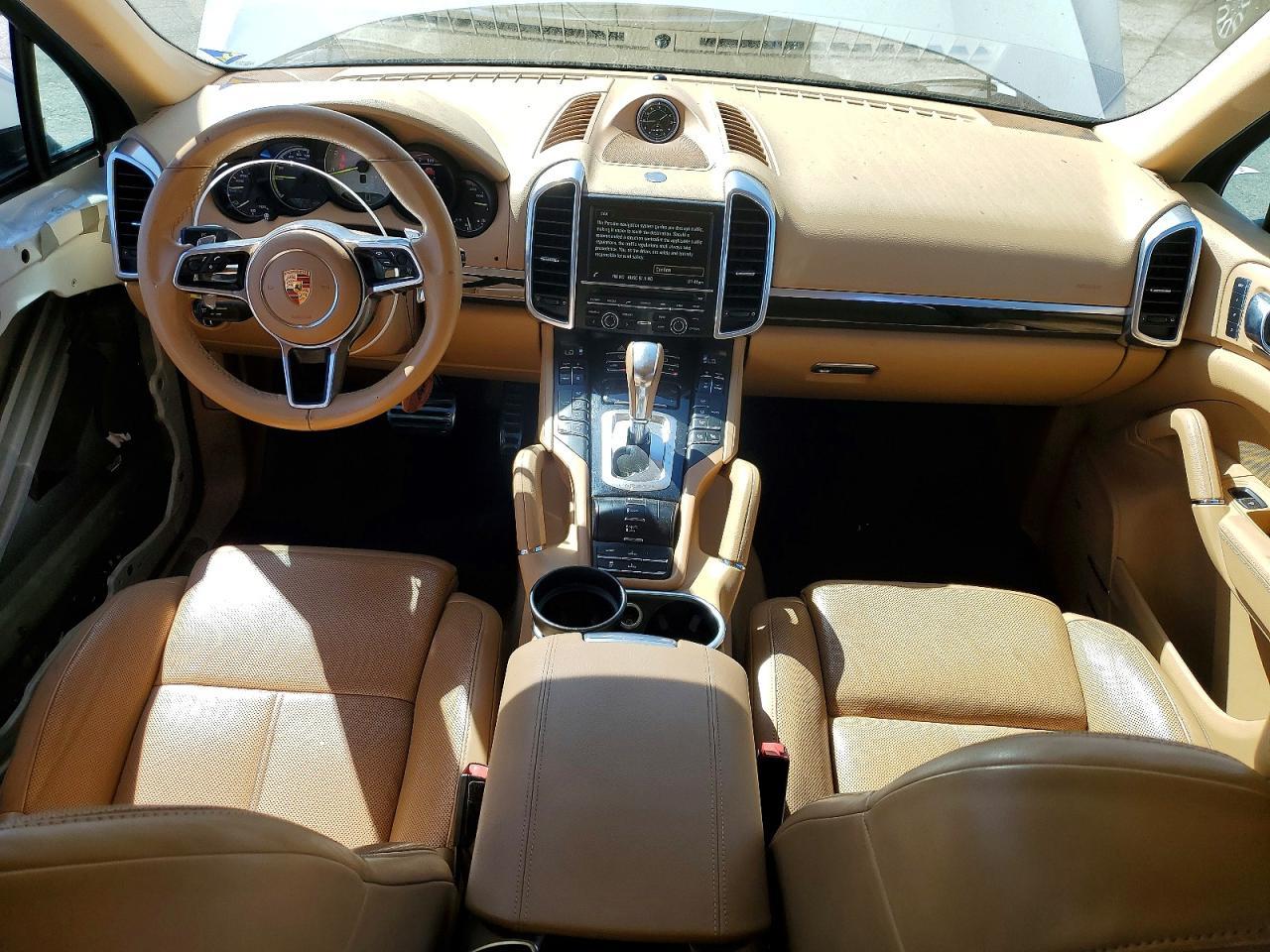 2016 PORSCHE CAYENNE