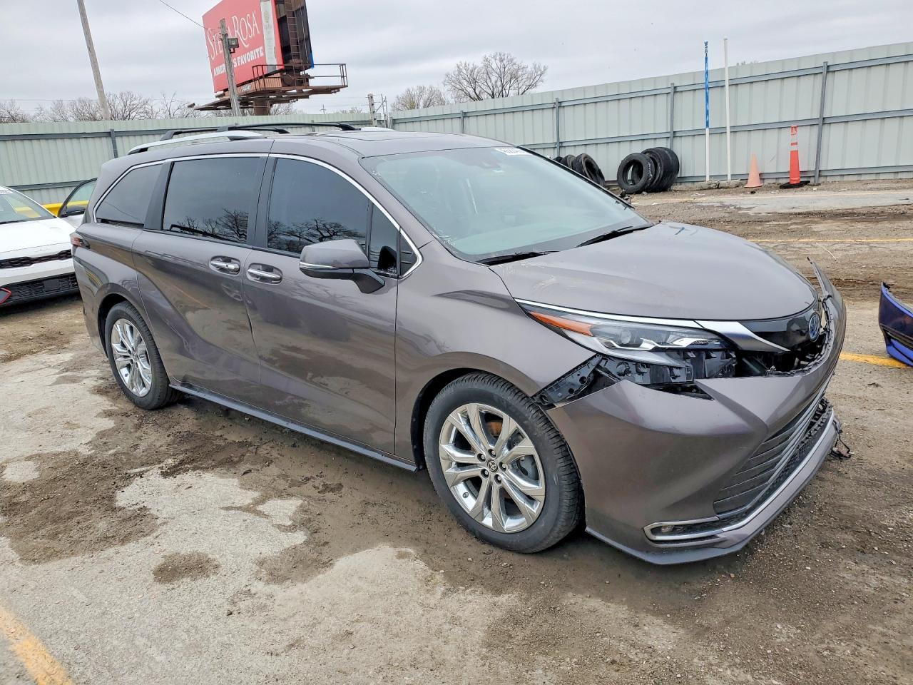 2023 TOYOTA SIENNA