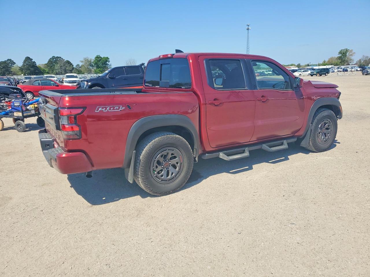 2025 NISSAN Frontier