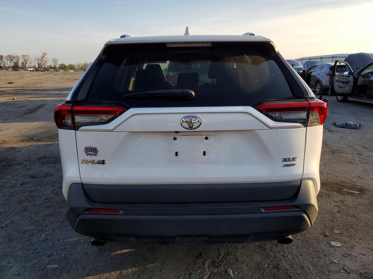 2019 TOYOTA RAV4