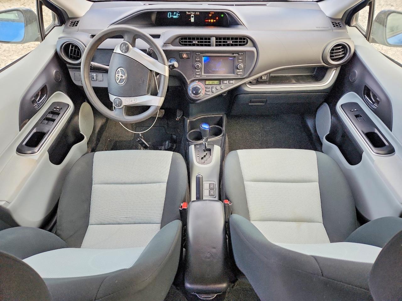 2014 TOYOTA Prius c