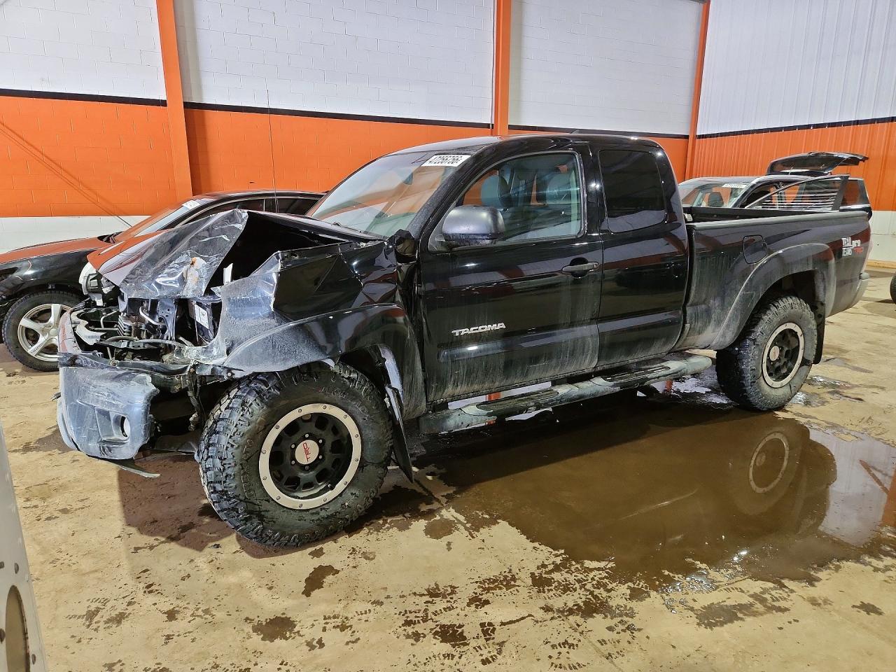 2015 TOYOTA TACOMA