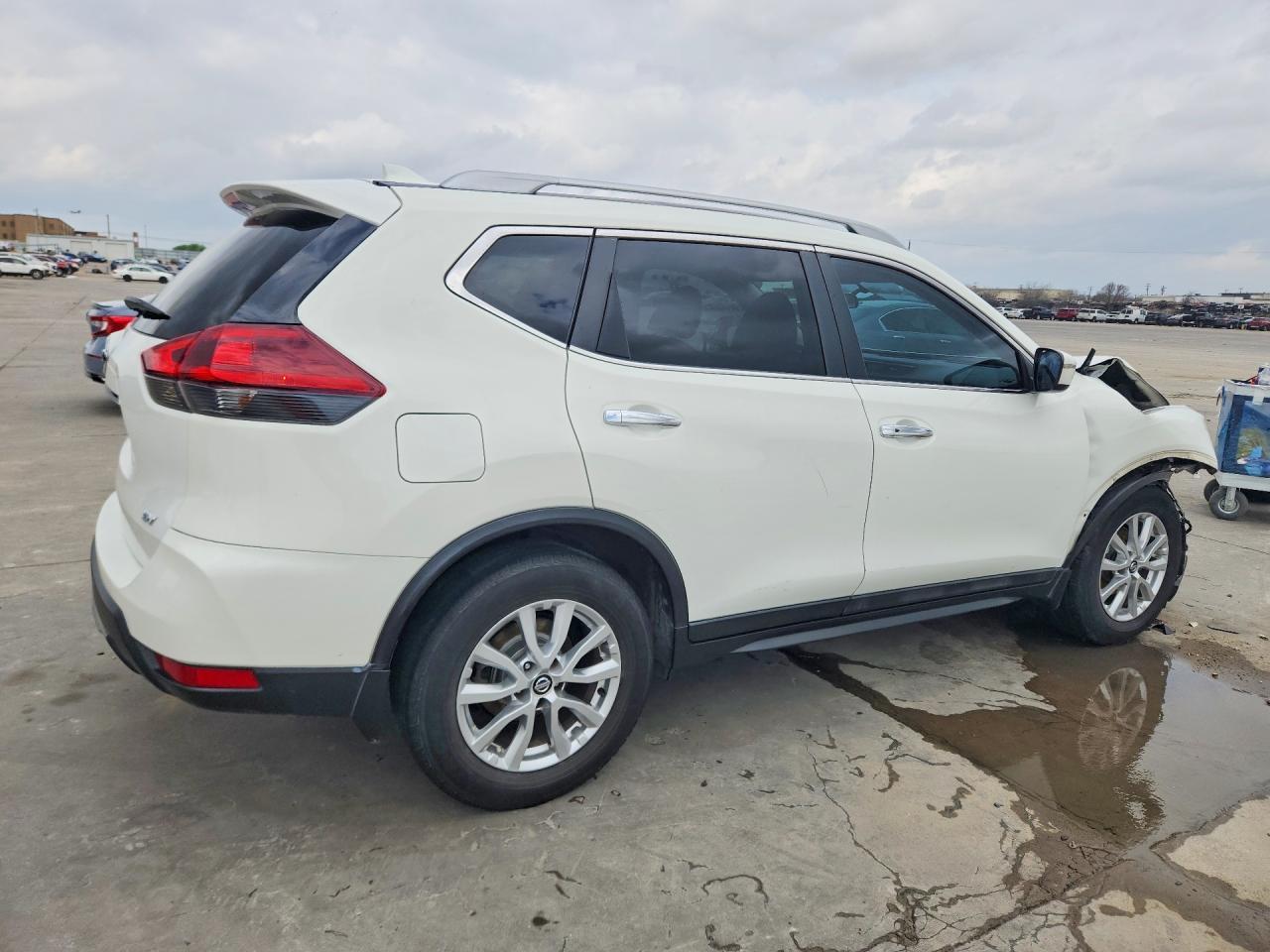 2017 NISSAN ROGUE