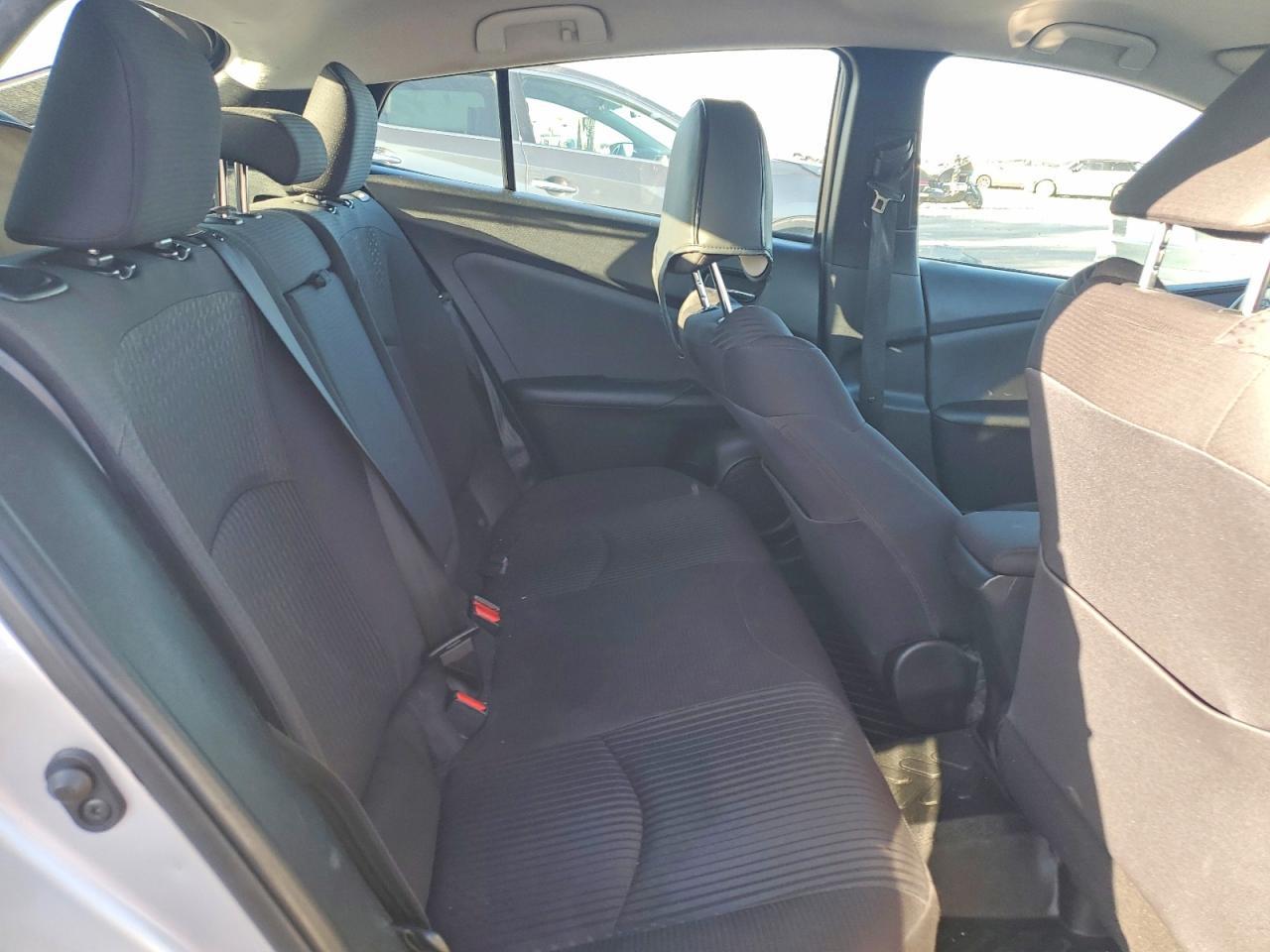 2016 TOYOTA PRIUS