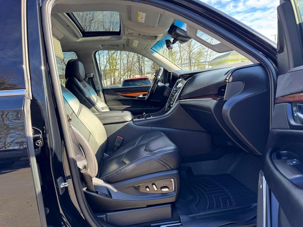 2019 CADILLAC Escalade ESV