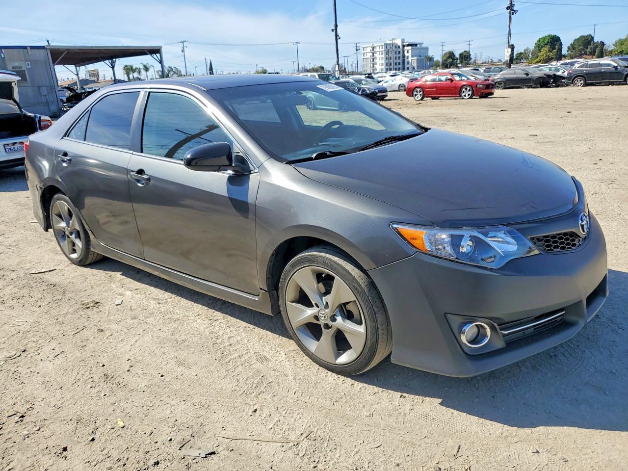 2014 TOYOTA CAMRY