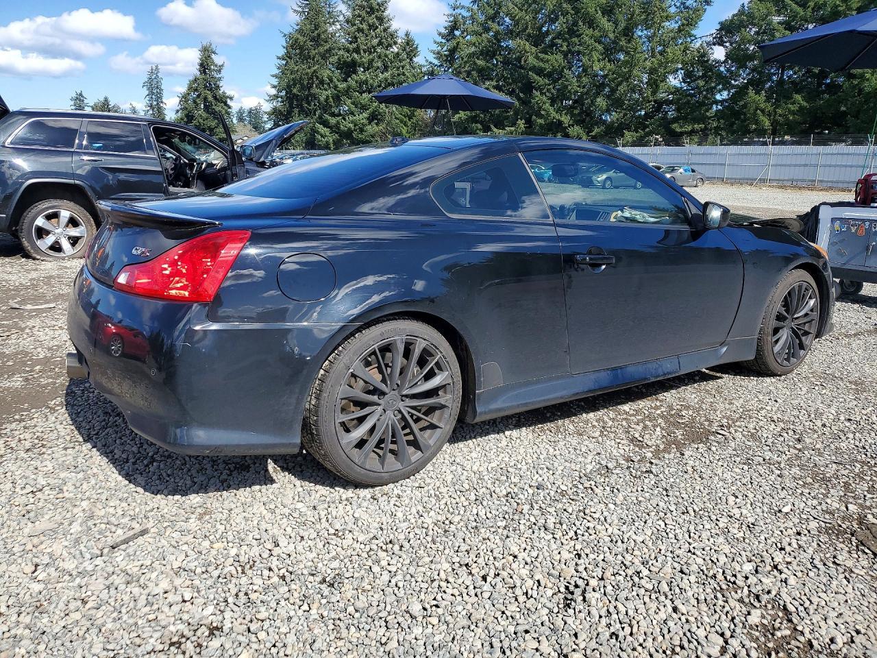 2011 INFINITI G37