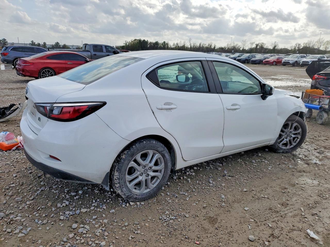 2018 TOYOTA YARIS