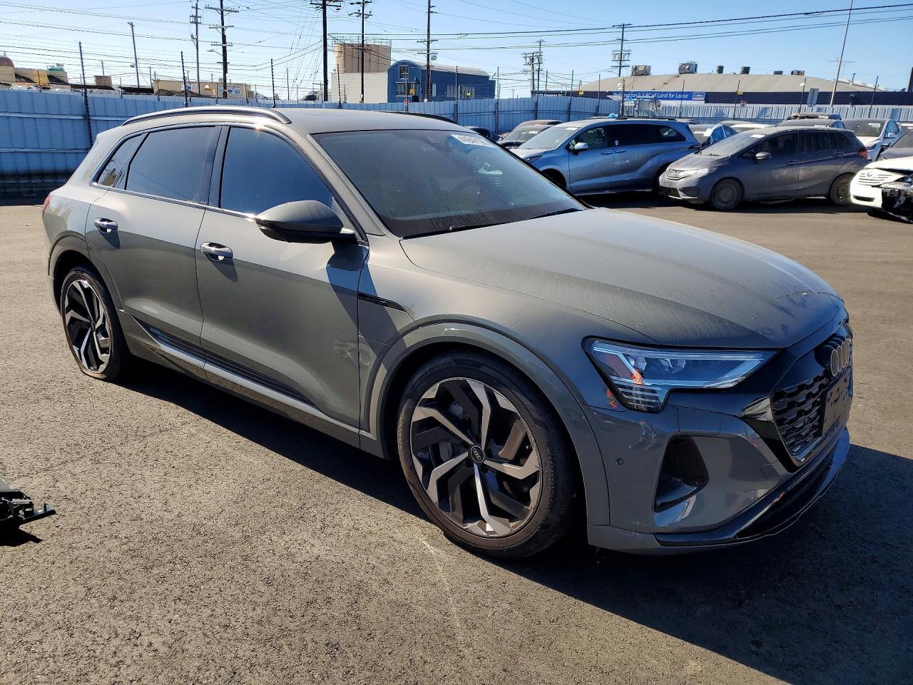 2024 AUDI Q8