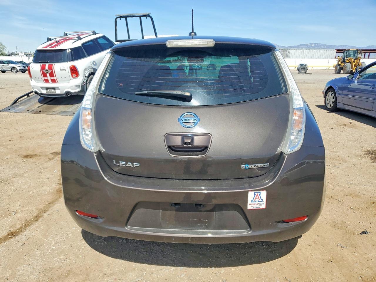 2017 NISSAN LEAF