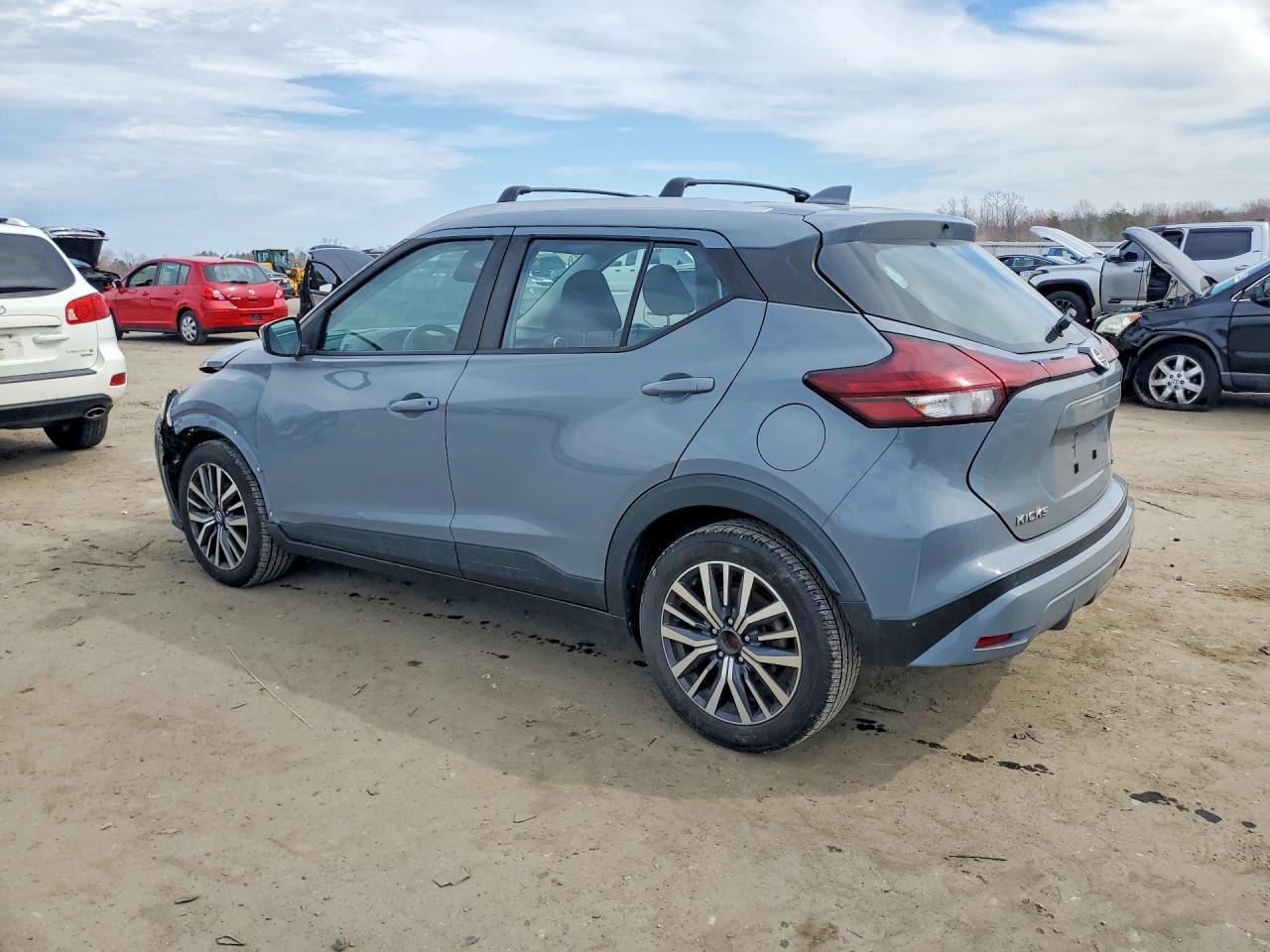 2021 NISSAN KICKS