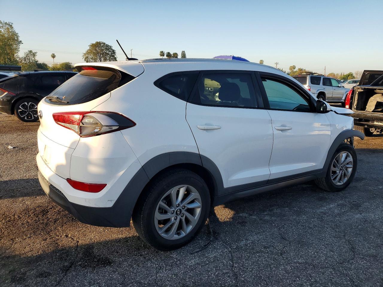 2016 HYUNDAI TUCSON