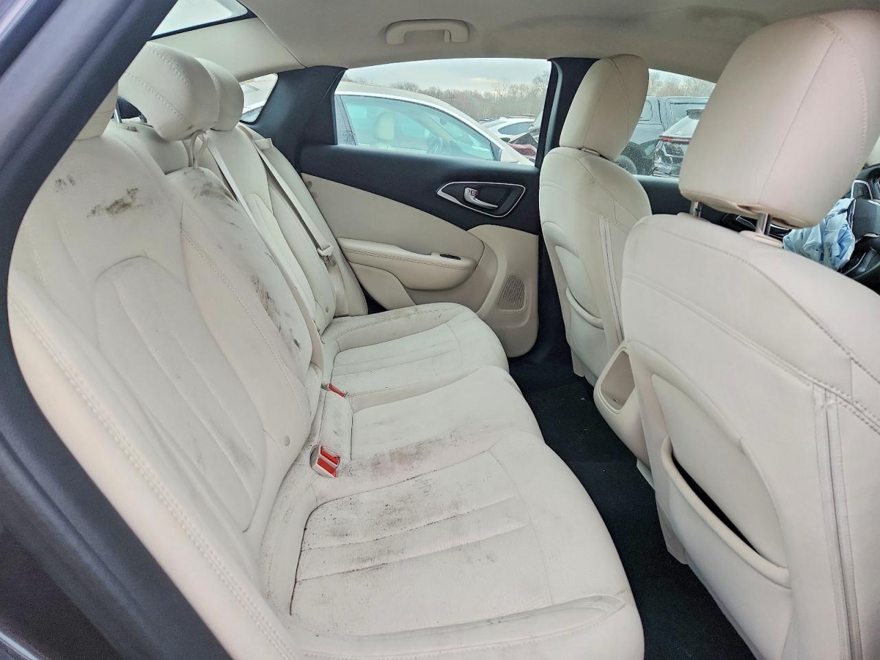 2015 CHRYSLER 200