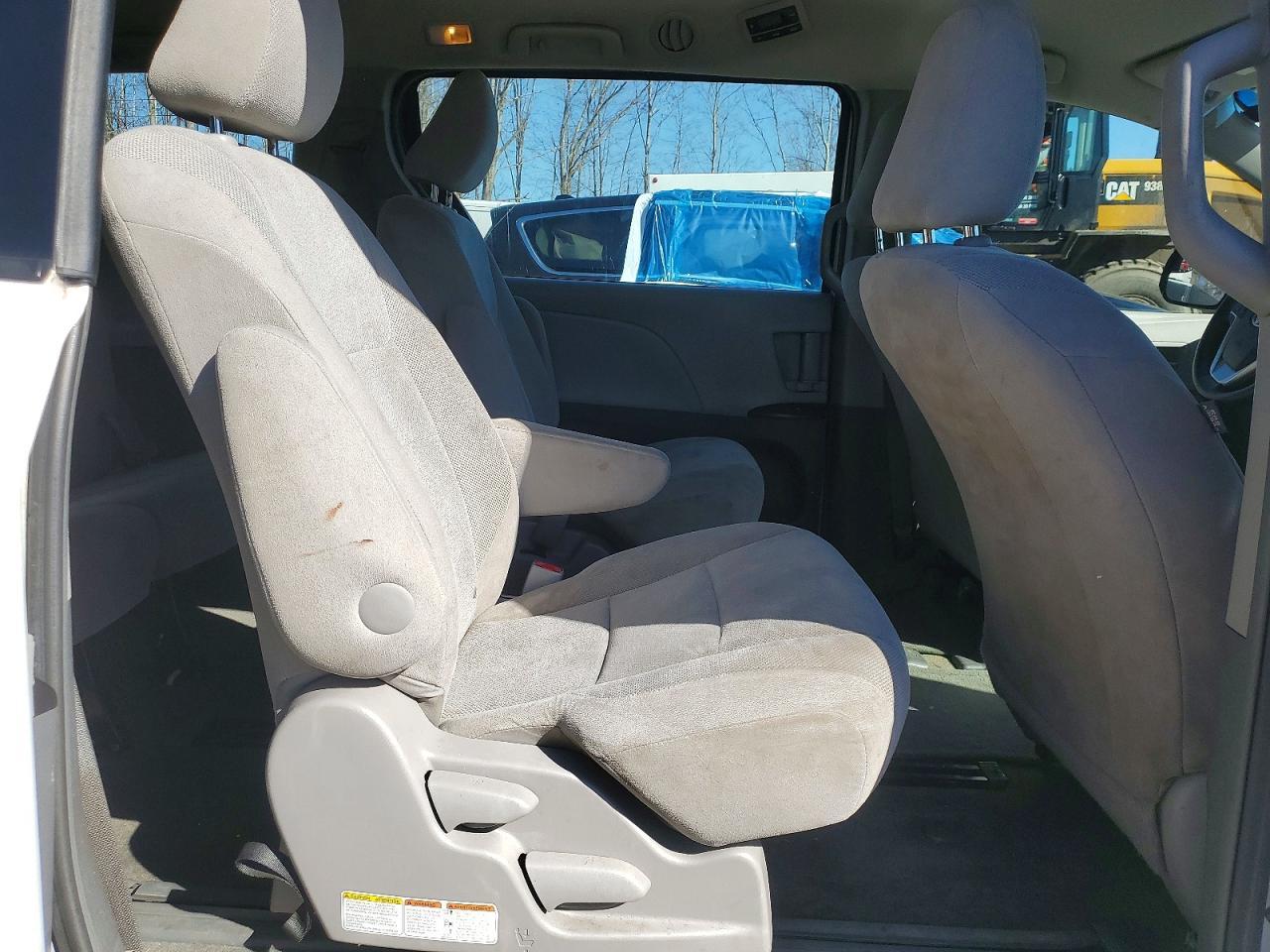 2015 TOYOTA SIENNA