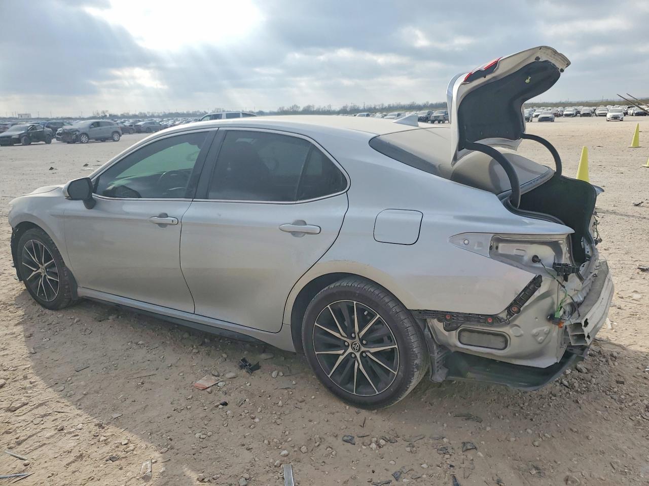 2022 TOYOTA CAMRY