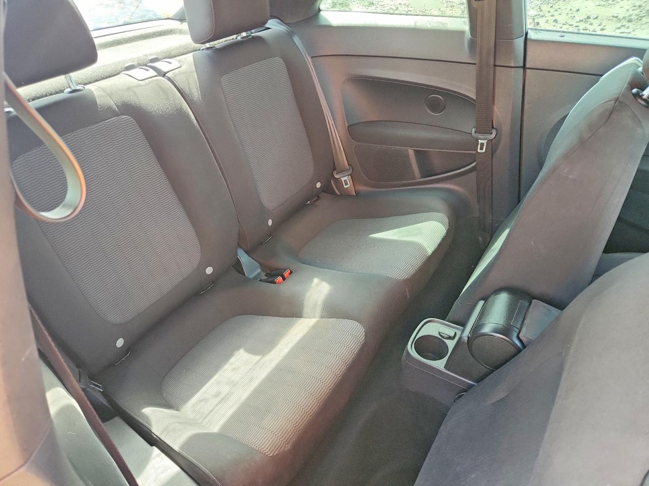 2014 VOLKSWAGEN Beetle