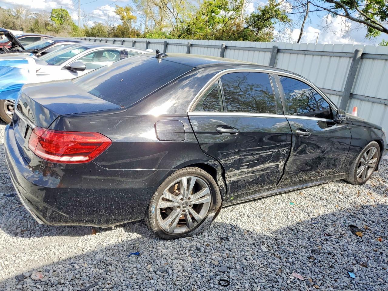 2014 MERCEDES-BENZ E-Class