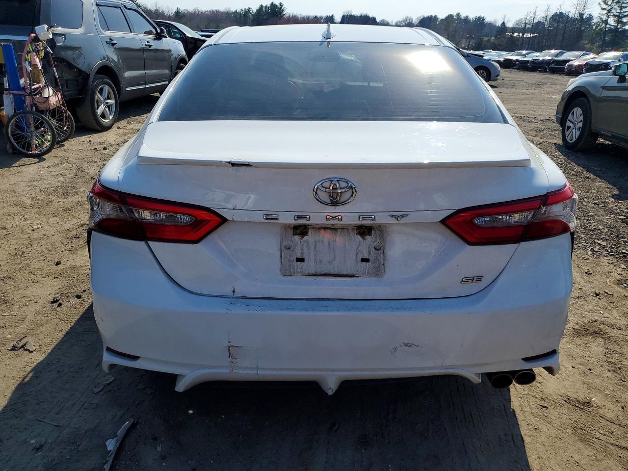 2018 TOYOTA CAMRY
