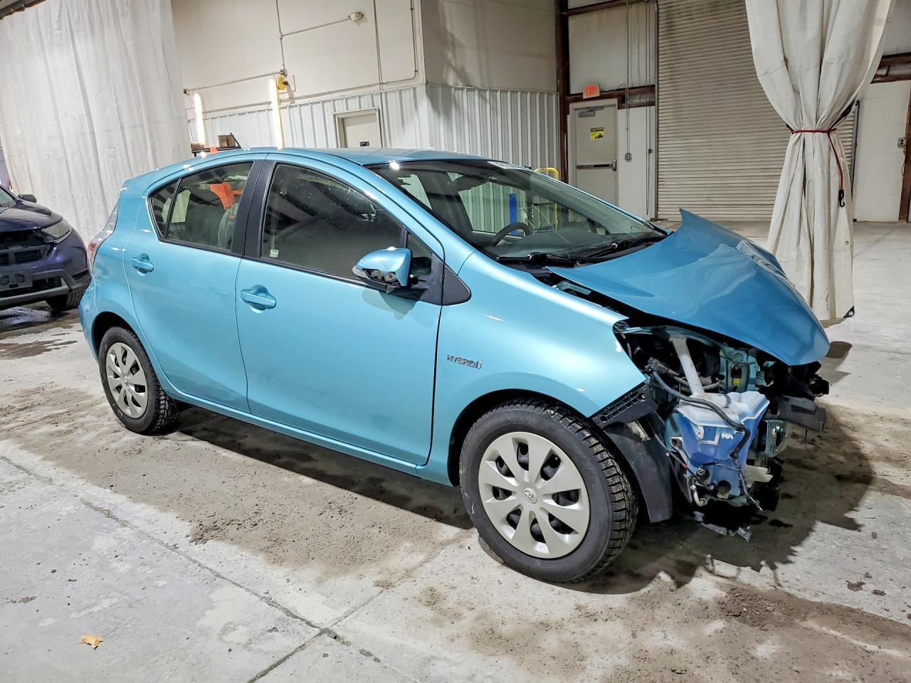 2014 TOYOTA Prius c