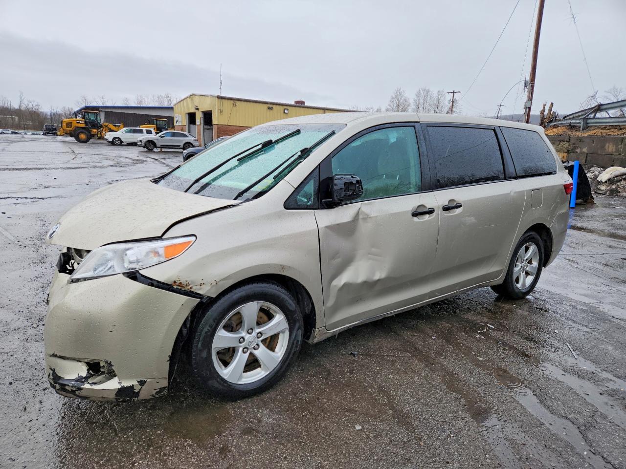 2015 TOYOTA SIENNA