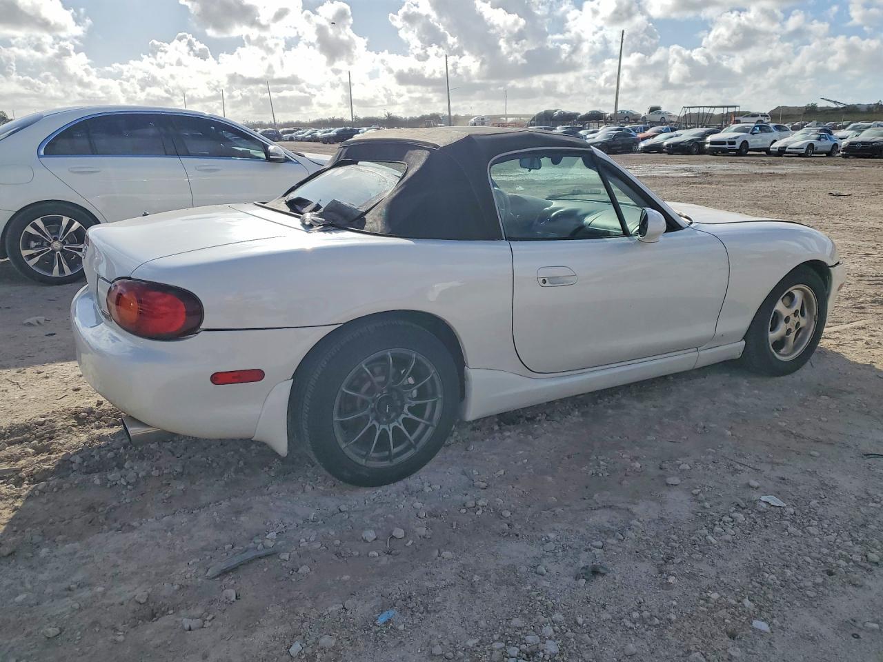 2000 MAZDA MX-5 Miata