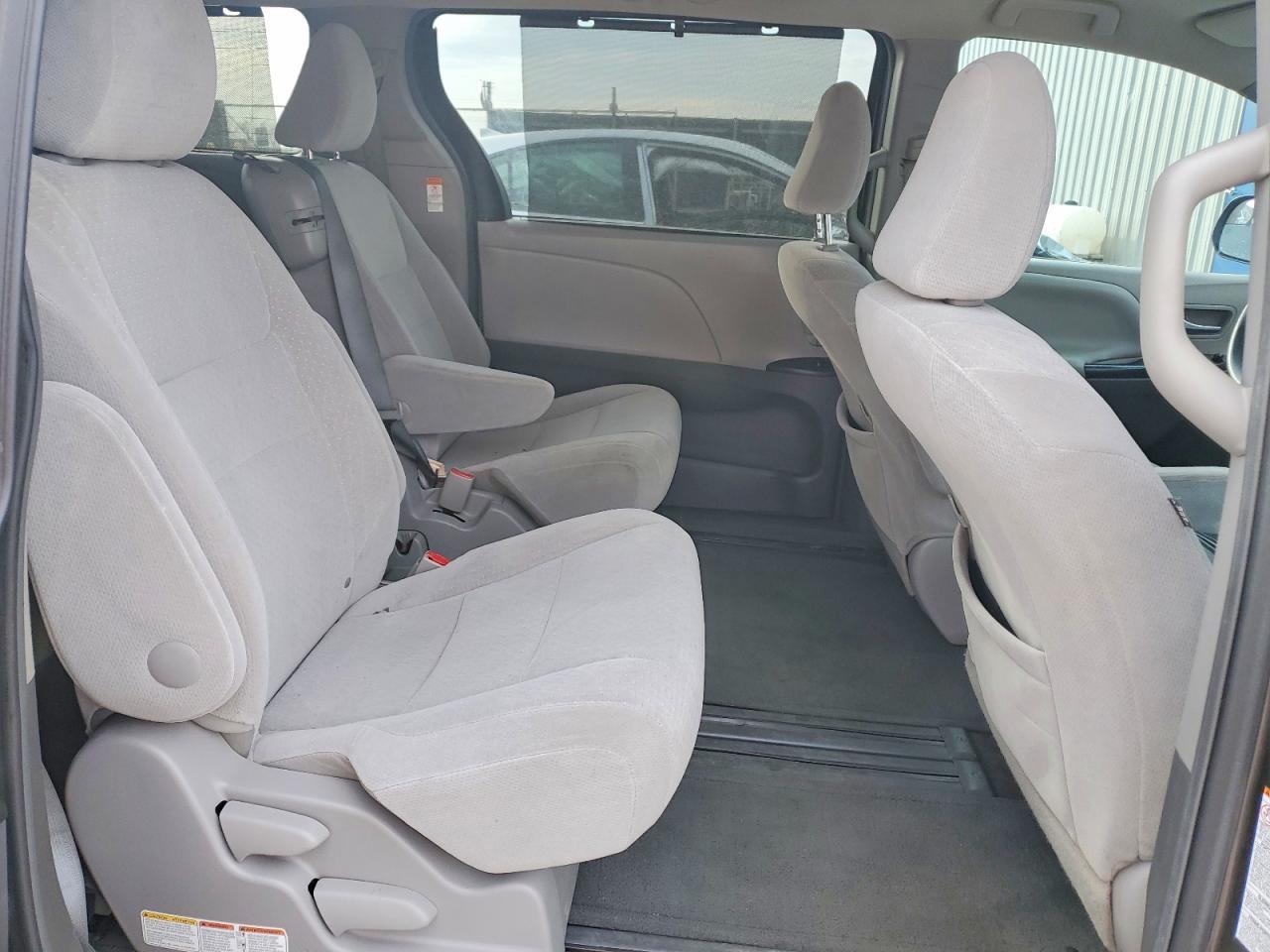 2015 TOYOTA SIENNA