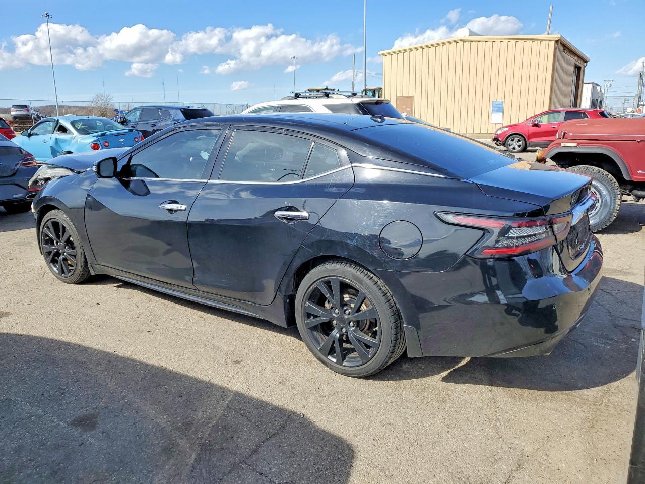 2017 NISSAN Maxima