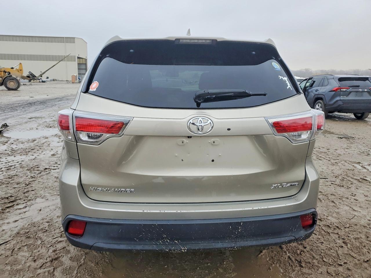 2016 TOYOTA HIGHLANDER