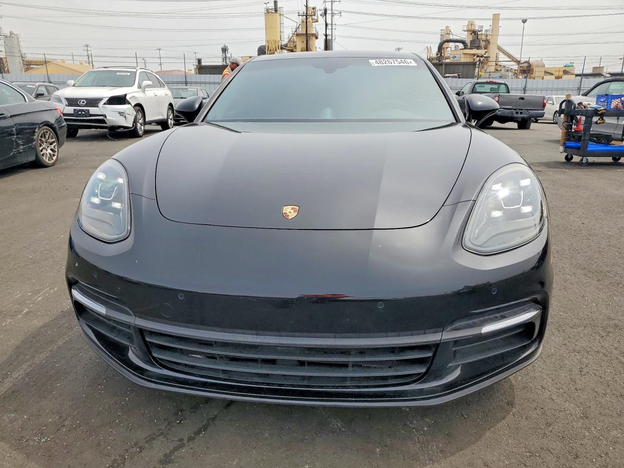 2018 PORSCHE Panamera