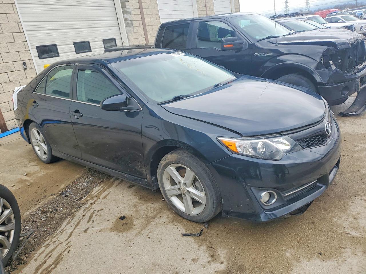 2013 TOYOTA CAMRY