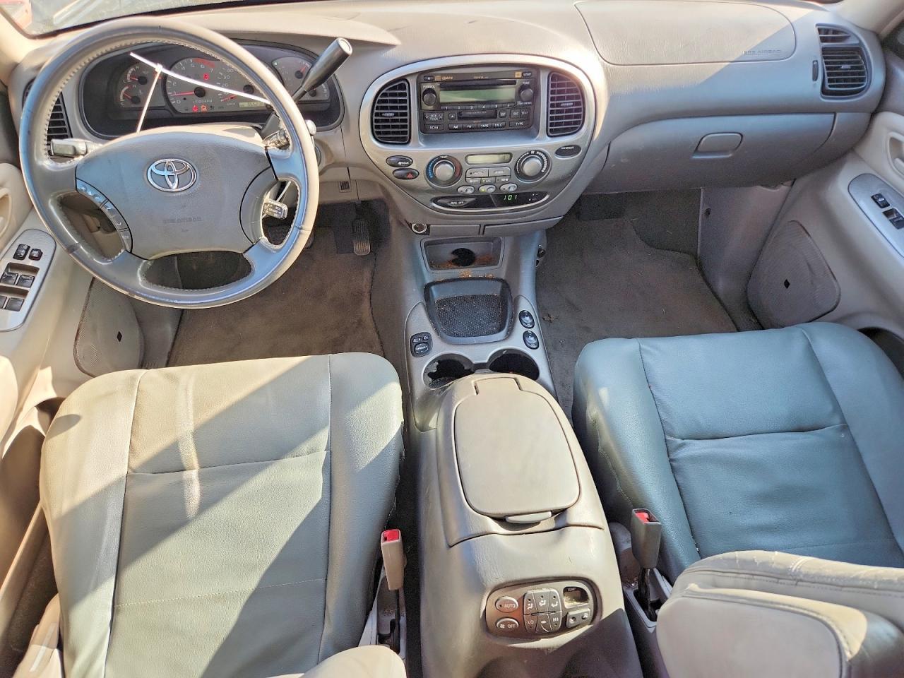 2004 TOYOTA Sequoia