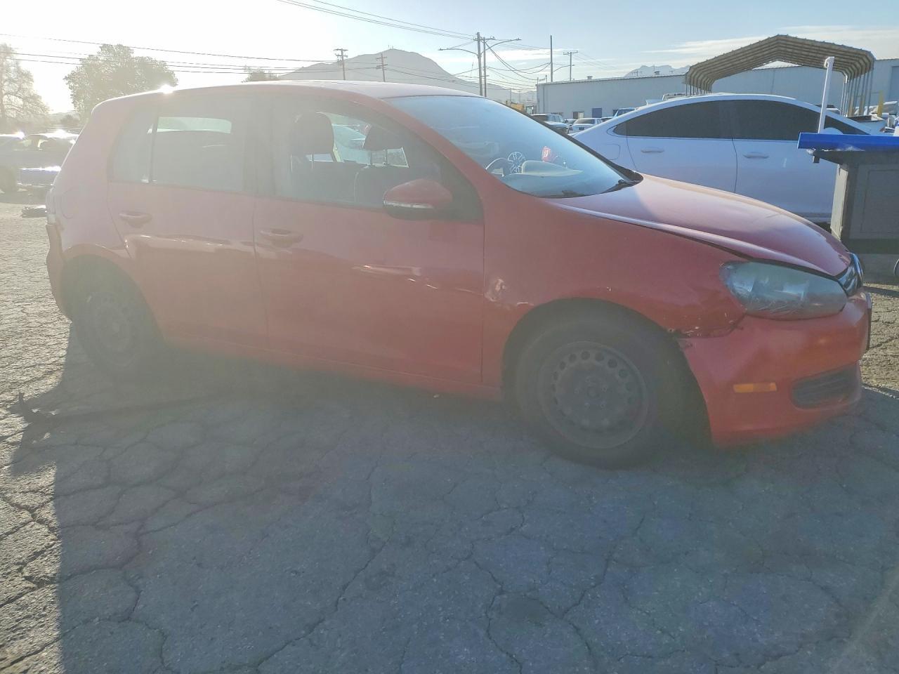 2011 VOLKSWAGEN GOLF