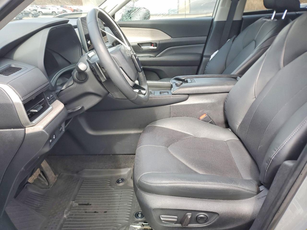2024 TOYOTA HIGHLANDER