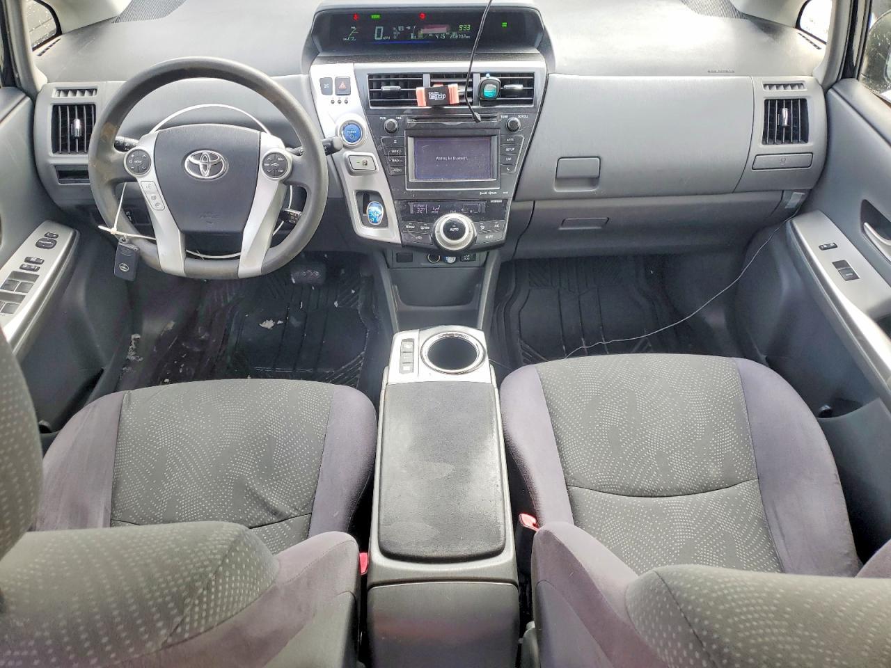 2013 TOYOTA PRIUS V