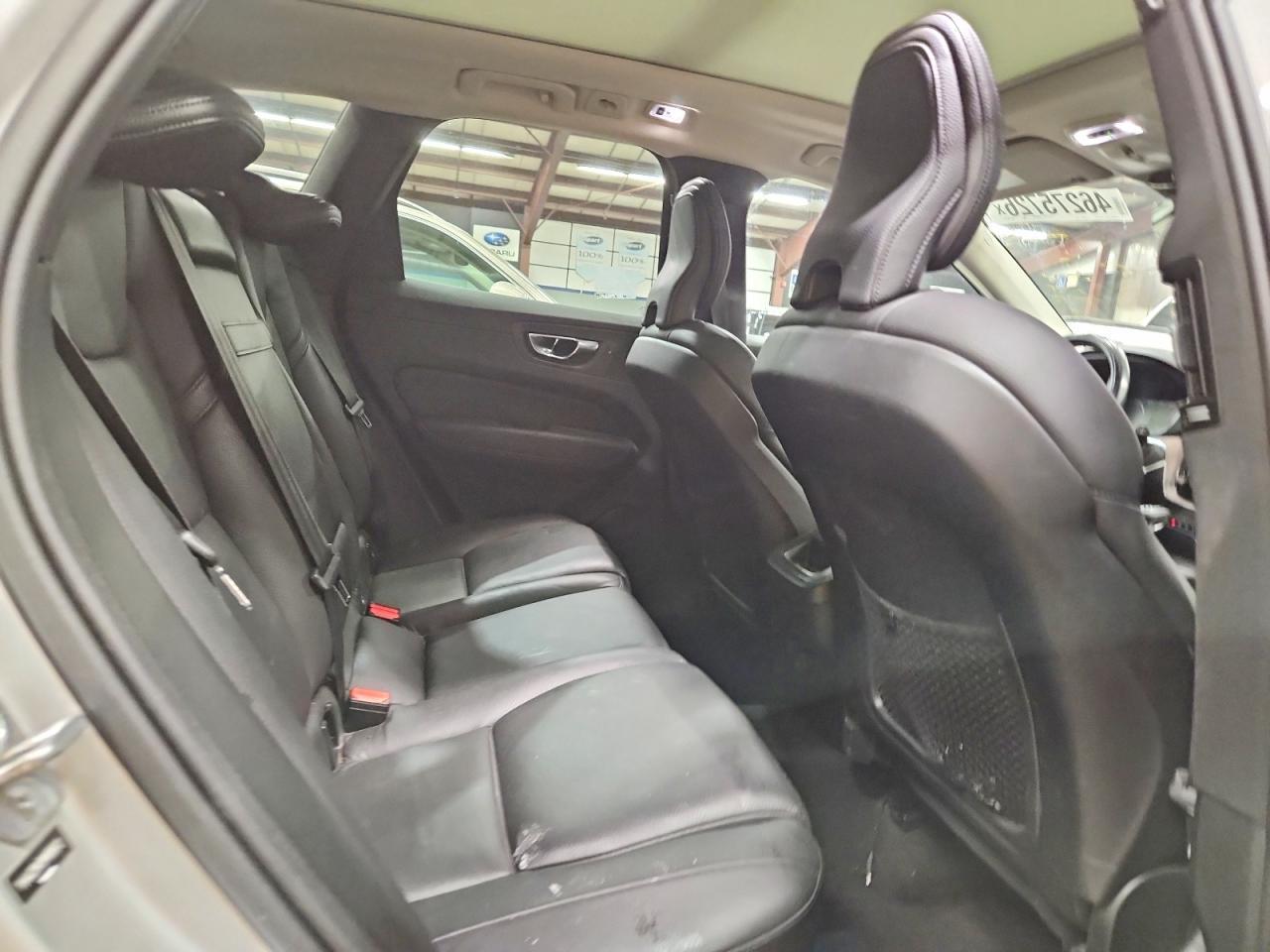 2021 VOLVO XC60
