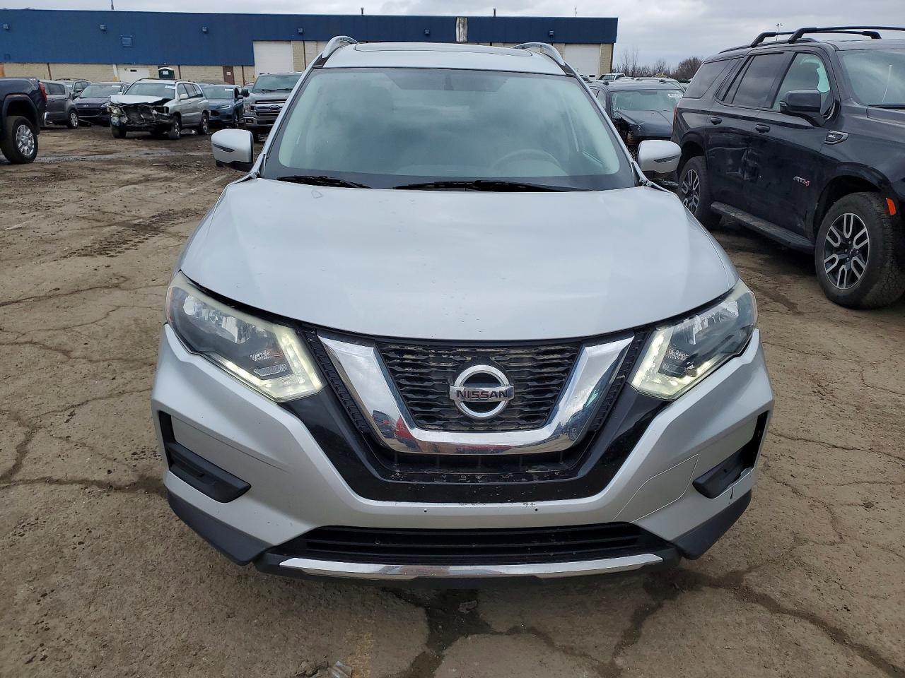 2017 NISSAN ROGUE